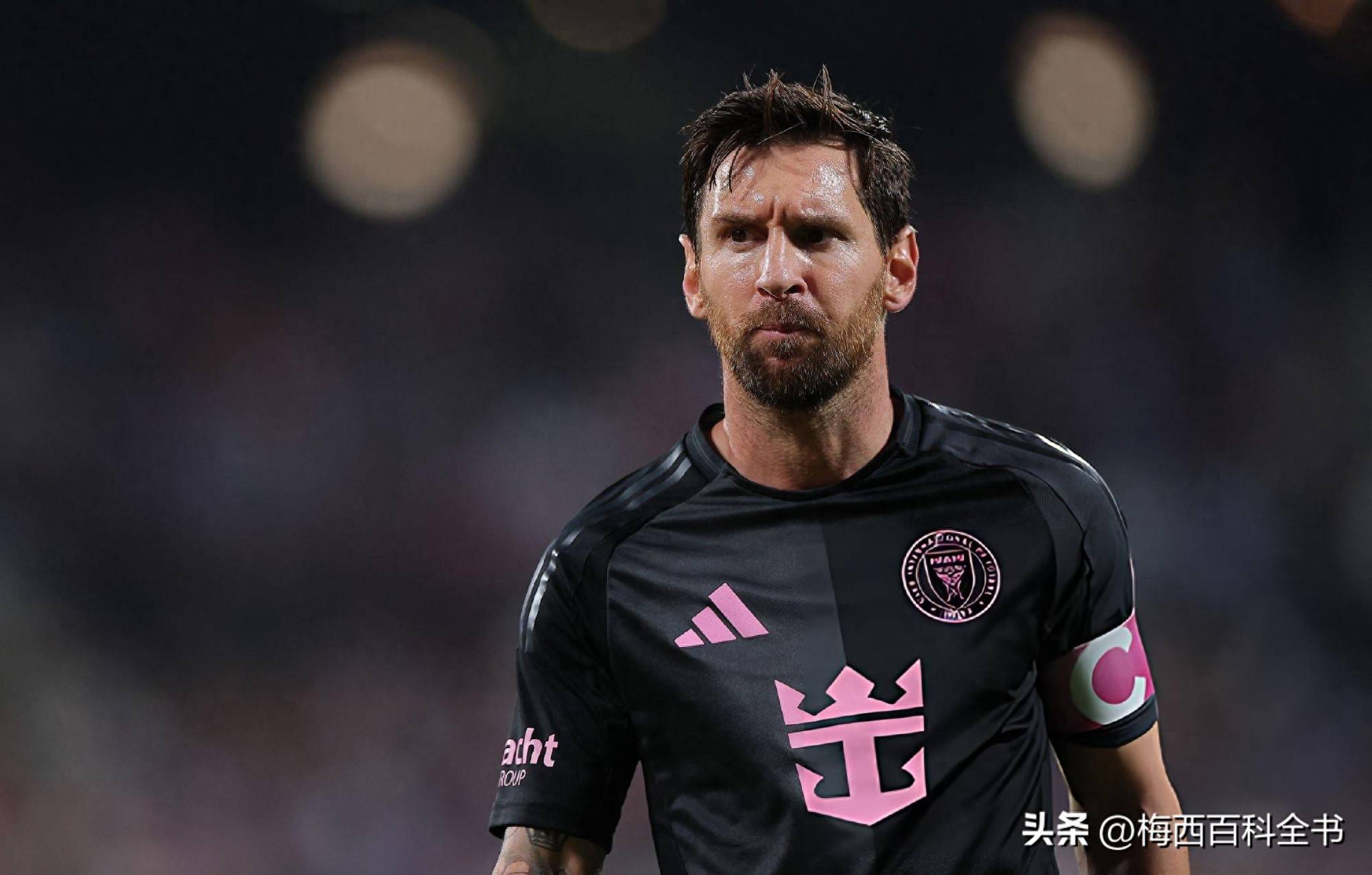 梅西迎来十二赛季高光表现，瑞士队球迷沸腾！的简单介绍