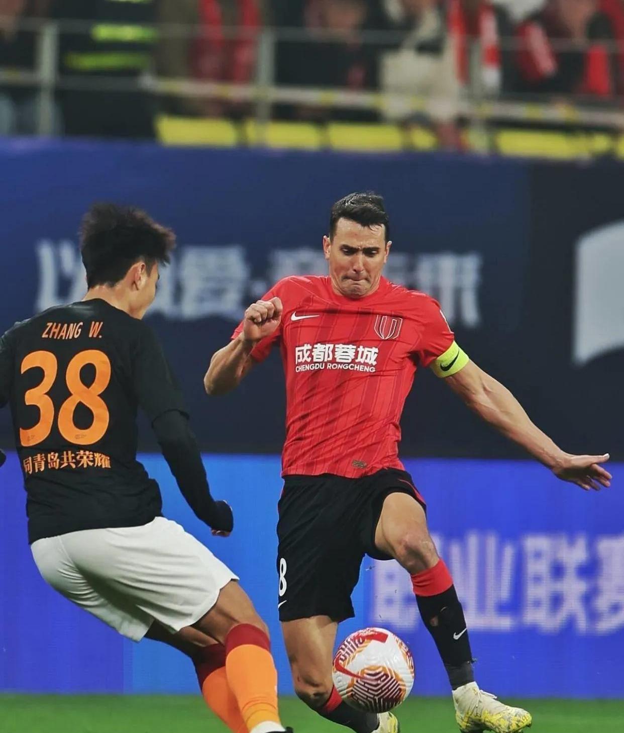 关于加时末段体能课后，成都蓉城内部沟通备战社区盾，引发热议，年轻球员得到机会的信息